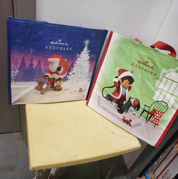 2 NEW Hallmark Keepsake Christmas 2022 Reusable Tote Bags NWT NEW - Picture 3 of 7